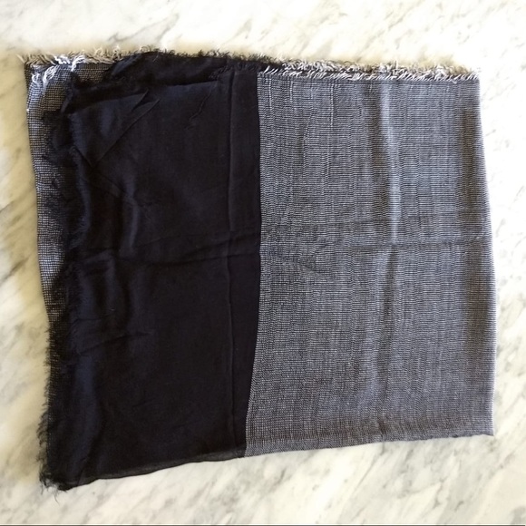 🆕 Black Textured Scarf - Picture 3 of 3